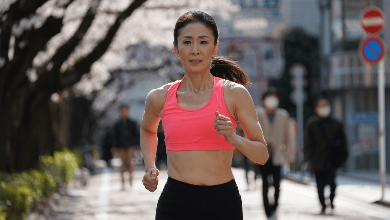 Ce nouvel exercice de marche venu du Japon br&ucirc;le autant qu