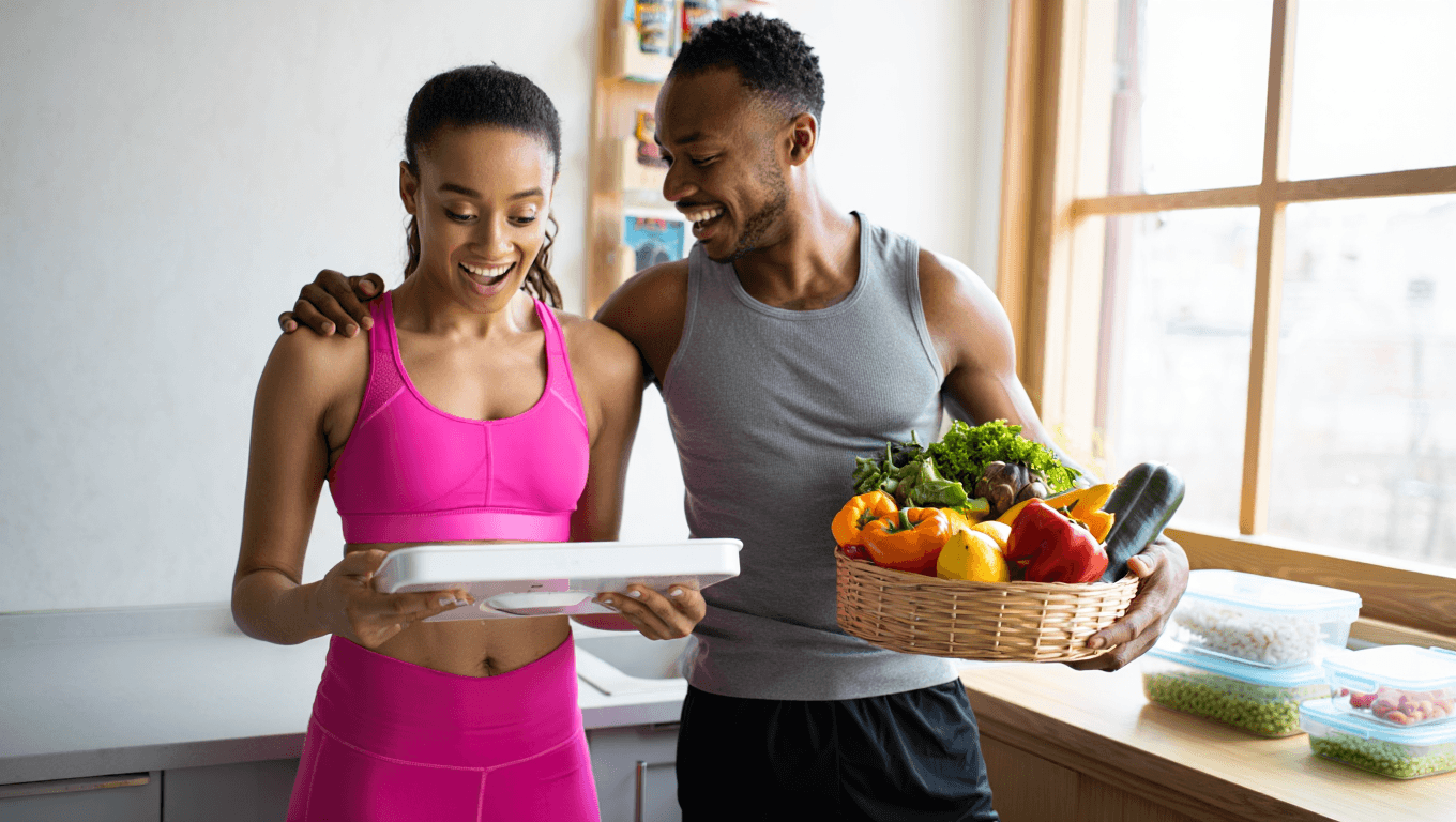 couple qui prend le petit déjeuner ensemble