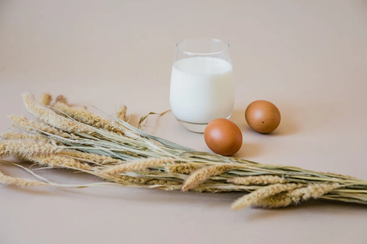 Ingrédients cosmétiques hydratants: glycérine, protéines de lait et agents relipidants