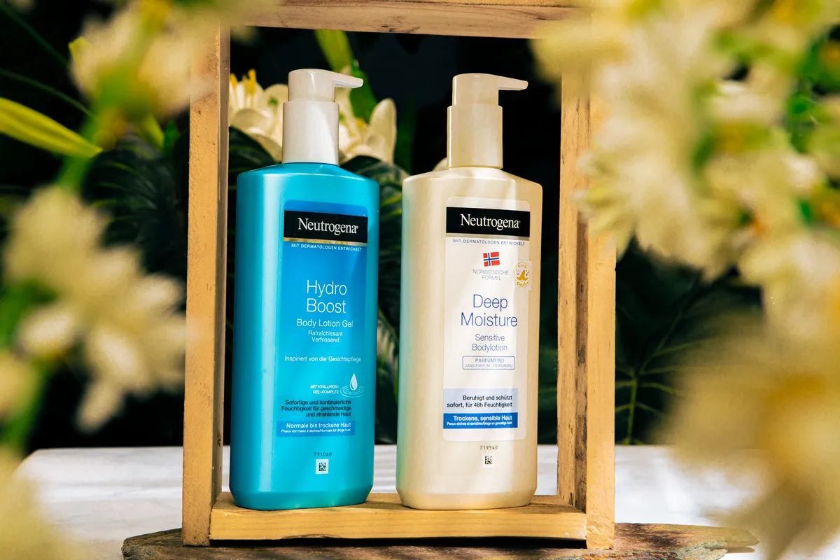 Peau sèche et sensible pendant la douche, texture irritée