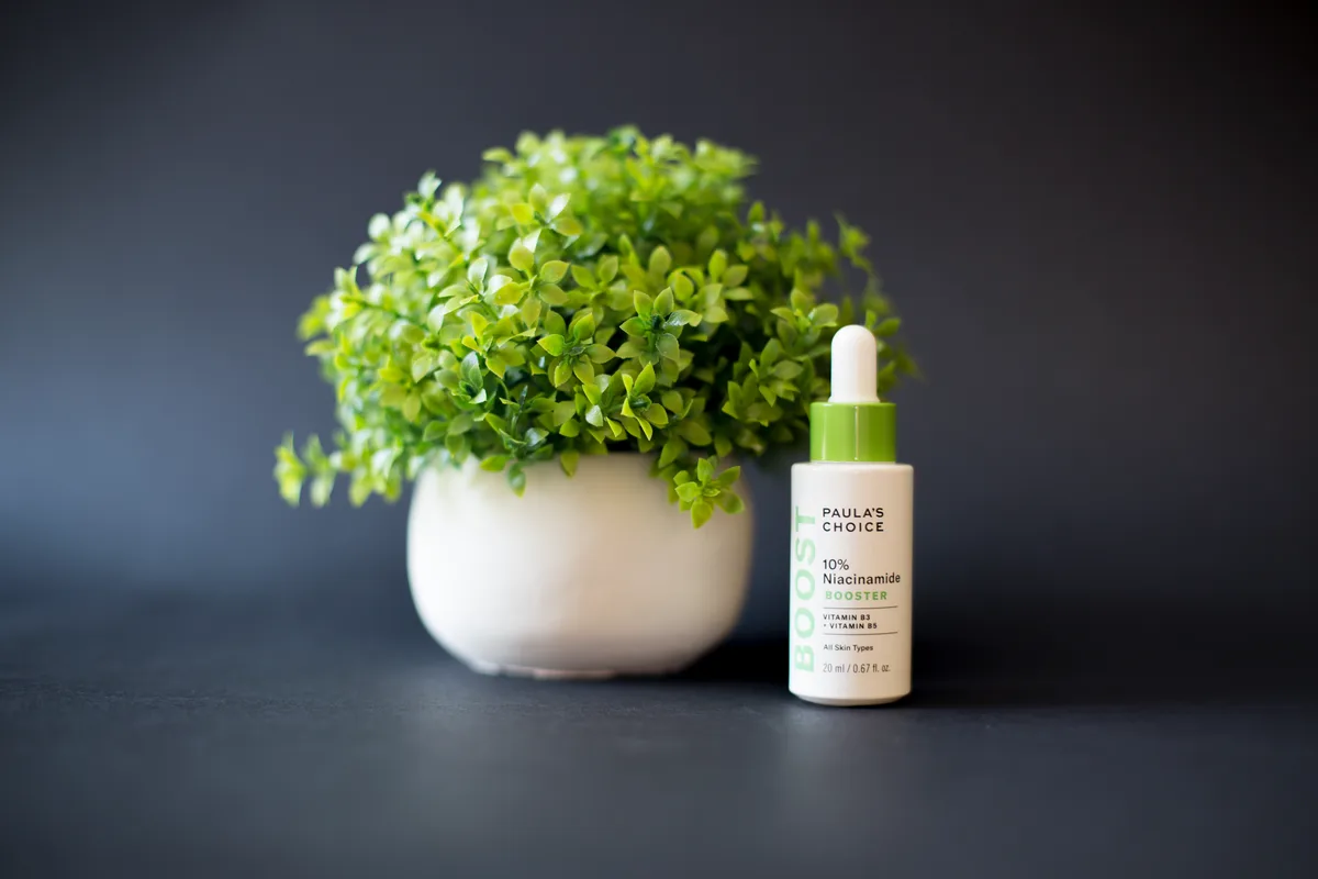 Ingrédients naturels pour la peau : niacinamide et glycérine