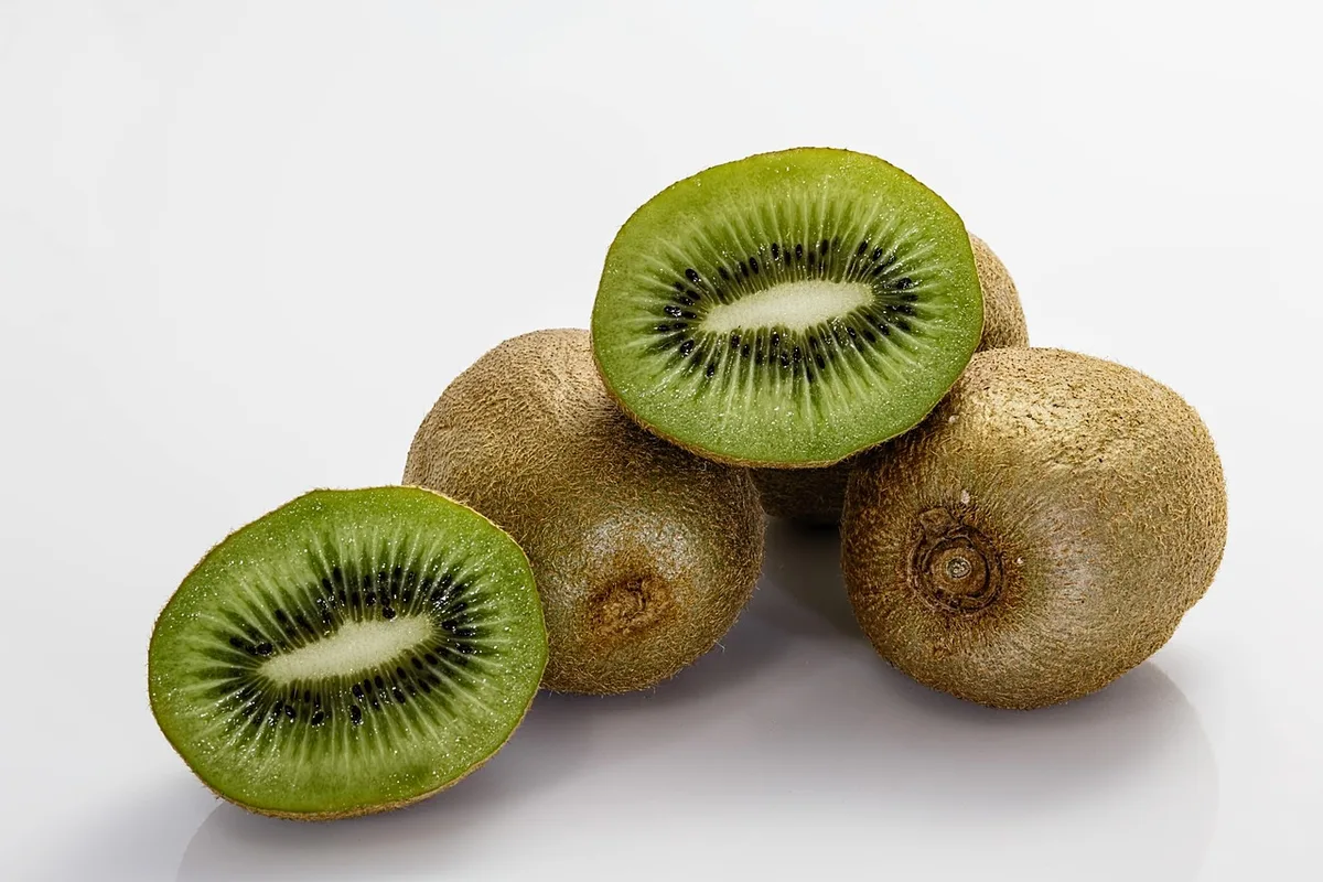 Gros plan de figues coupées montrant chair et graines, illustrant fibres et nutriments